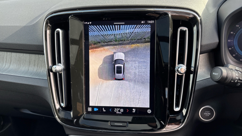 Volvo XC40 2.0 B4P Ultra Dark 5dr Auto Petrol Estate